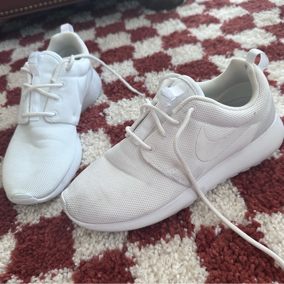 white roshes 2